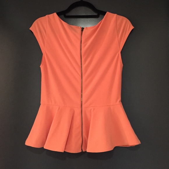 Alice + Olivia salmon peplum top - Picture 2 of 4